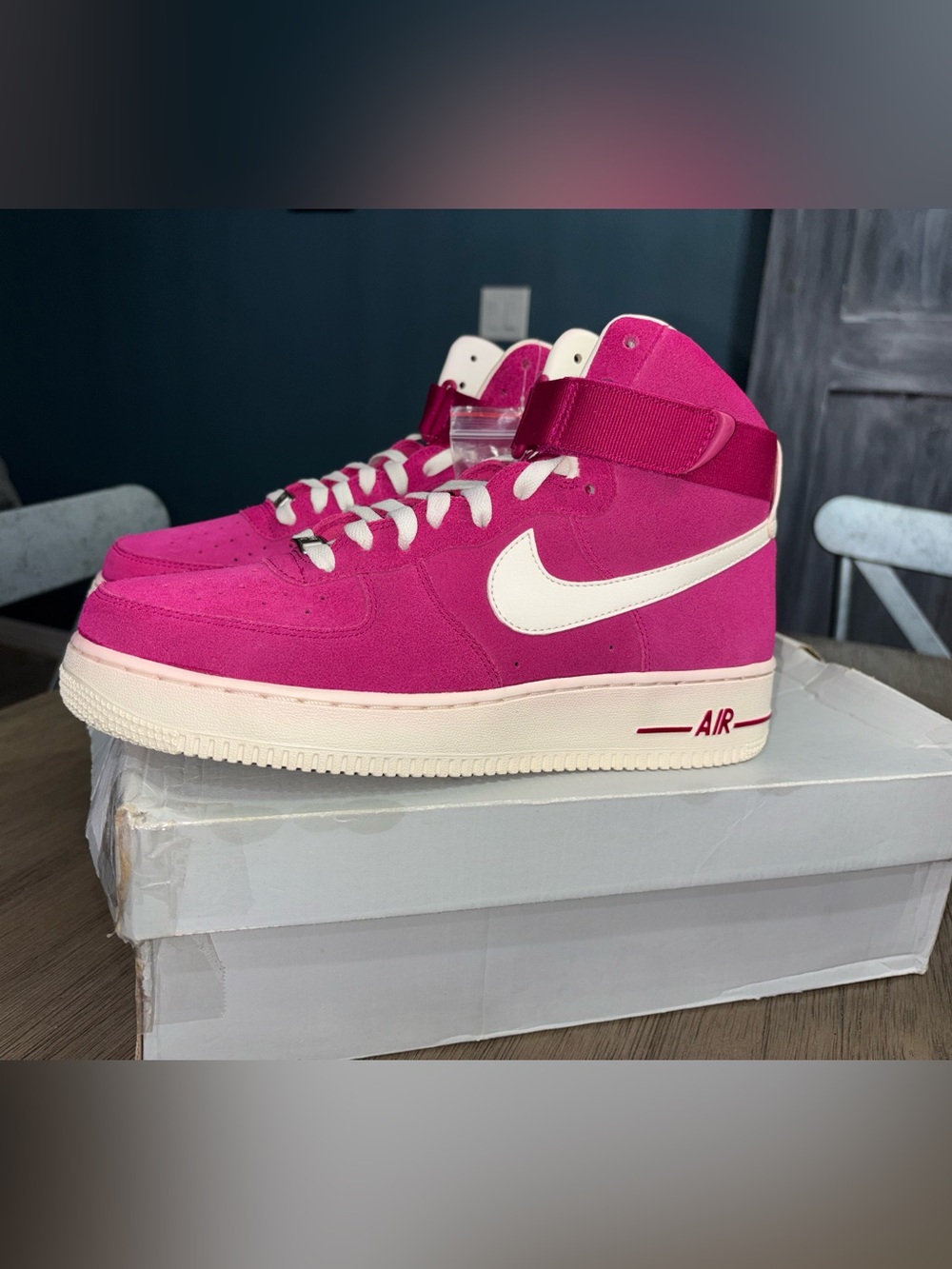Nike Air Force 1 High ‘07 Fuchsia Suede and White Sneakers Brand New Size 9